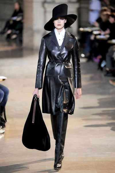 Look 1